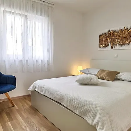Appartement La Perla Podstrana